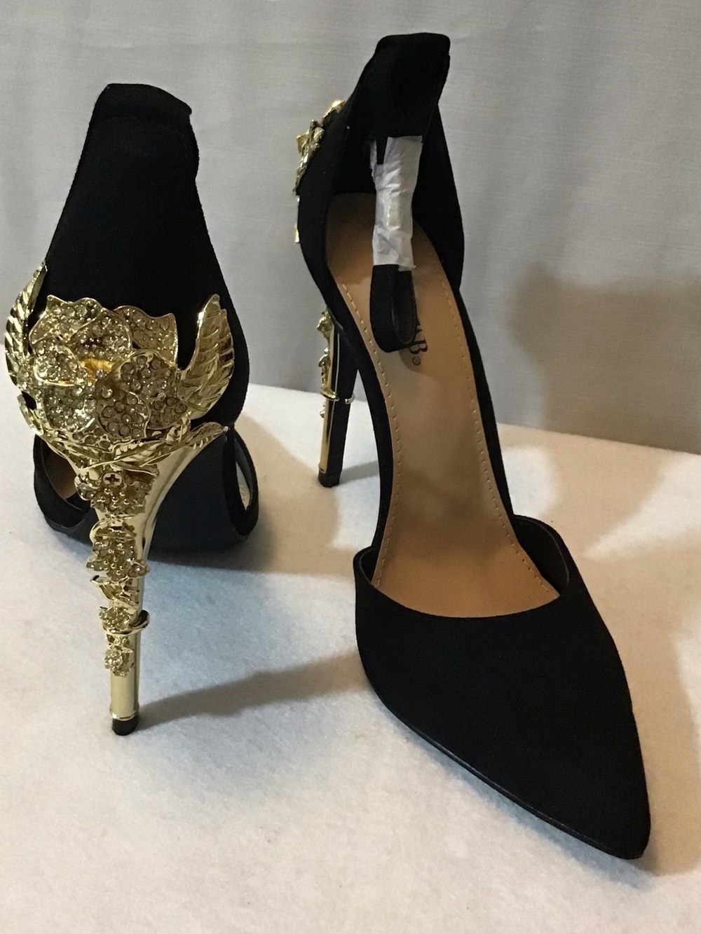 521 JustFab Black Women's Pointed Toe Stiletto Heels with Gold Floral Accent